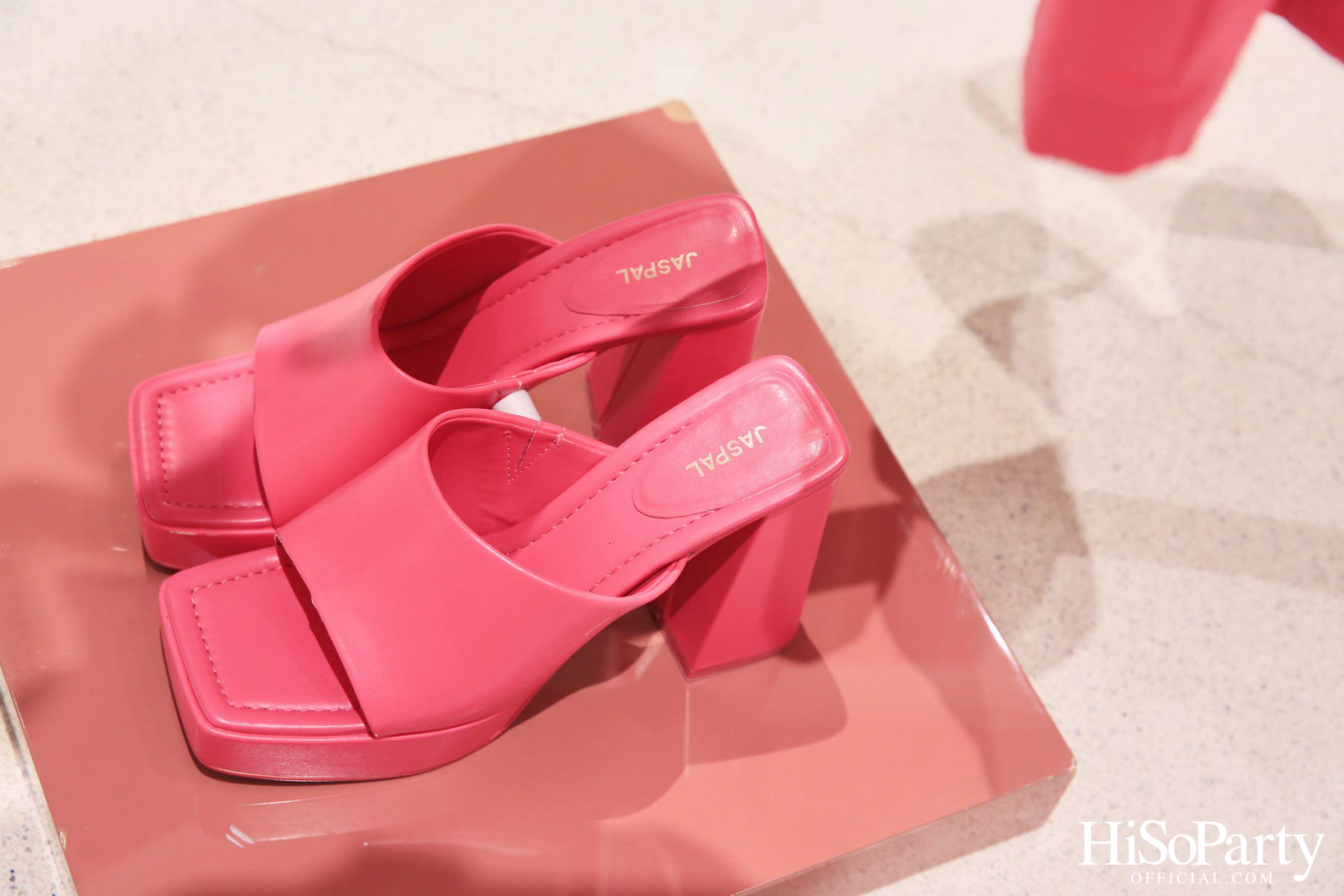 JASPAL ฉลองครบรอบ 50 ปี กับ Time Flies ลายโมโนแกรมสุดเก๋