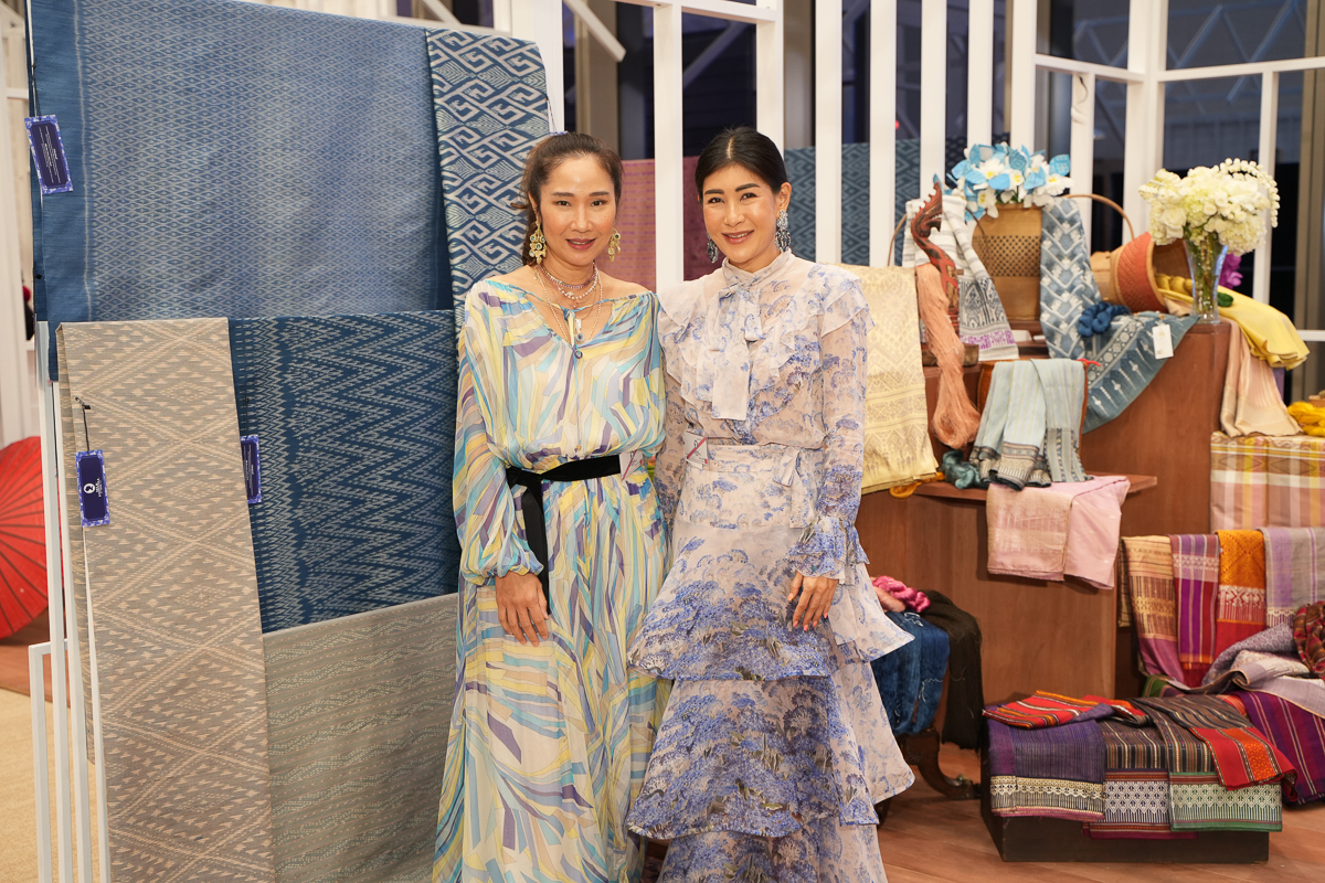 สมเด็จพระเจ้าลูกเธอ เจ้าฟ้าสิริวัณณวรี นารีรัตนราชกัญญา เสด็จพระราชทานรางวัลผู้ชนะการประกวดผ้าลายพระราชทาน ในงานเทศกาลไหมไทย 2565
