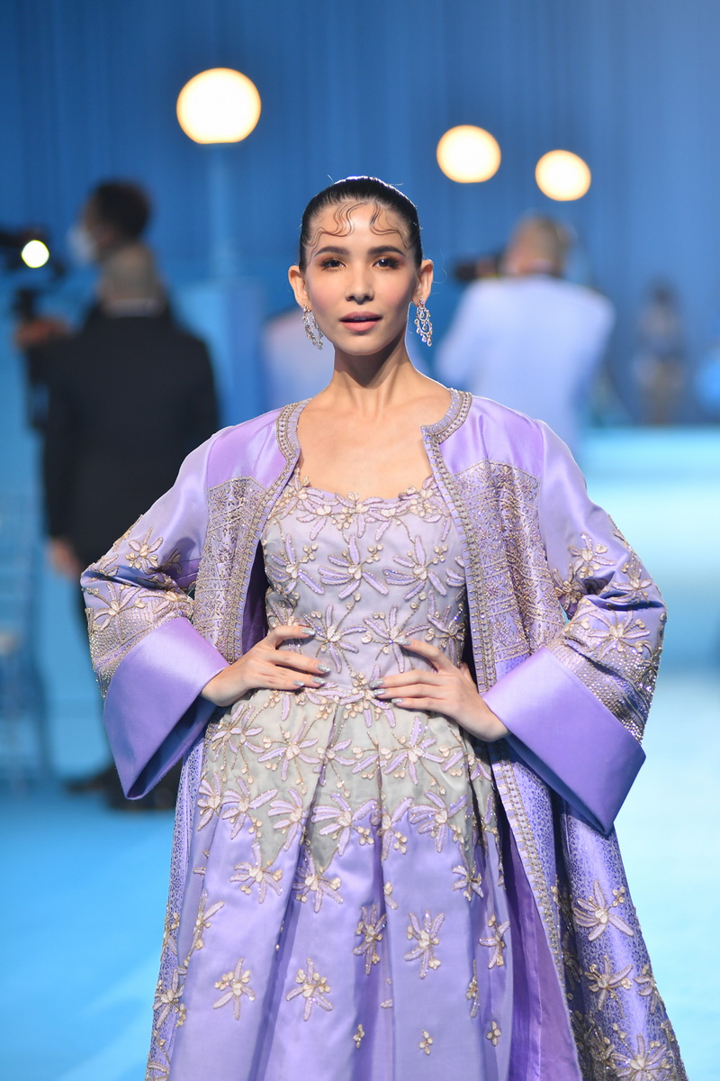 สมเด็จพระเจ้าลูกเธอ เจ้าฟ้าสิริวัณณวรี นารีรัตนราชกัญญา เสด็จพระราชทานรางวัลผู้ชนะการประกวดผ้าลายพระราชทาน ในงานเทศกาลไหมไทย 2565