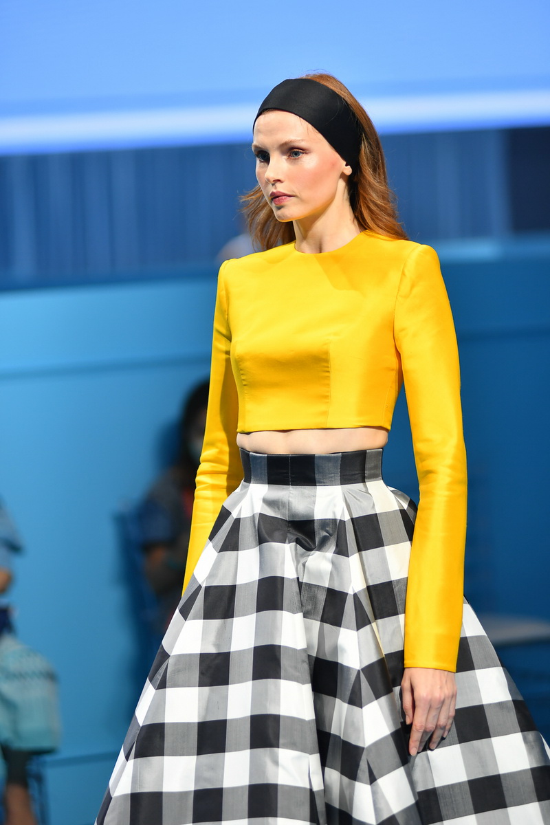 สมเด็จพระเจ้าลูกเธอ เจ้าฟ้าสิริวัณณวรี นารีรัตนราชกัญญา เสด็จพระราชทานรางวัลผู้ชนะการประกวดผ้าลายพระราชทาน ในงานเทศกาลไหมไทย 2565