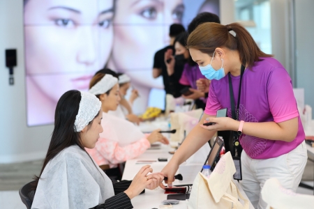 ‘LAVENDER RING MAKEUP & PHOTOS WITH SMILES’ แคมเปญระดับโลกจาก ชิเซโด้ เพื่อส่งมอบรอยยิ้ม สร้างความสุขให้กับผู้ป่วยมะเร็ง 