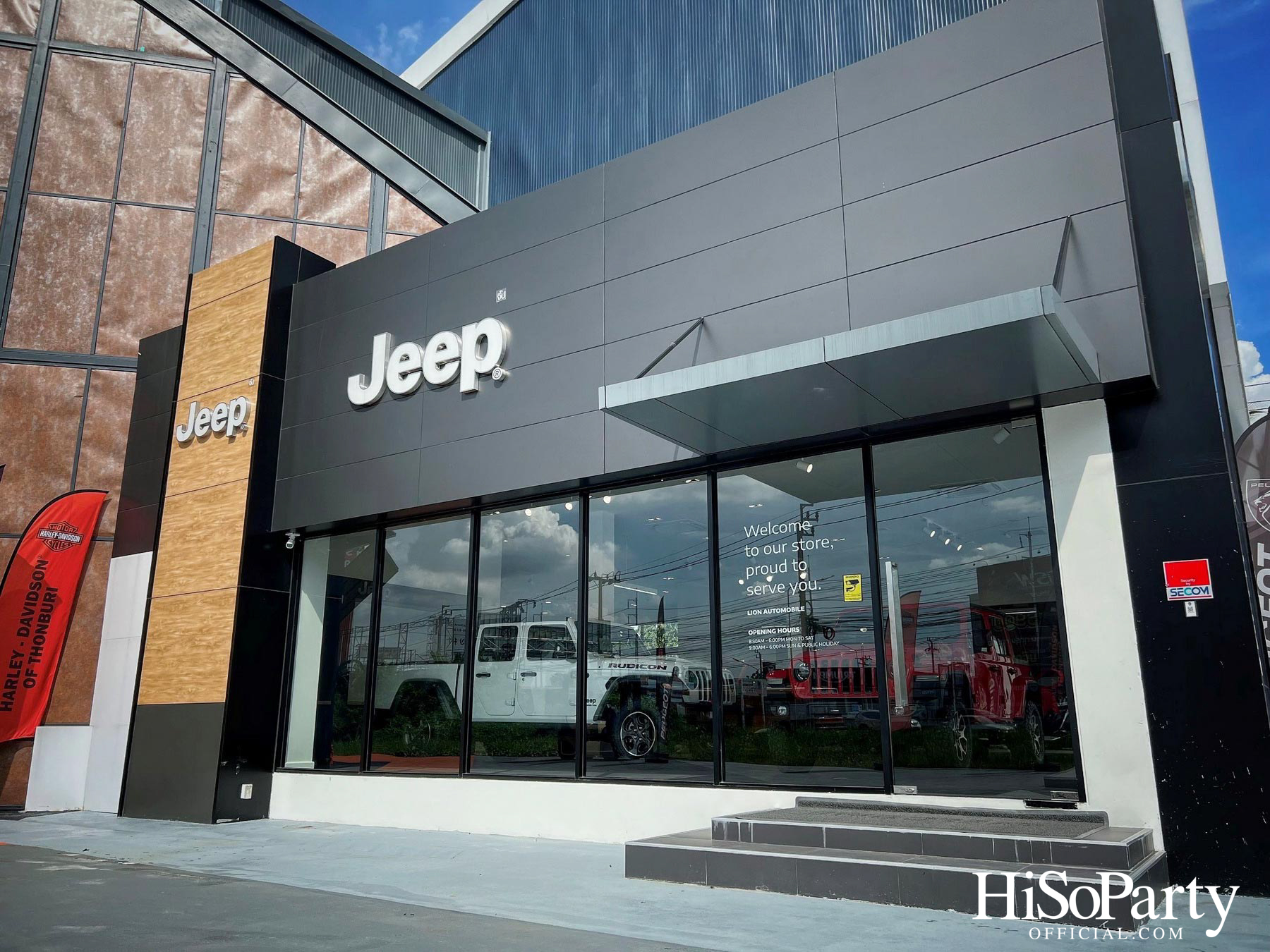 งานเปิดโชว์รูมรถยนต์จี๊ป และเปอร์โยต์ สาขาวงเวียนพระราม 5-ราชพฤกษ์