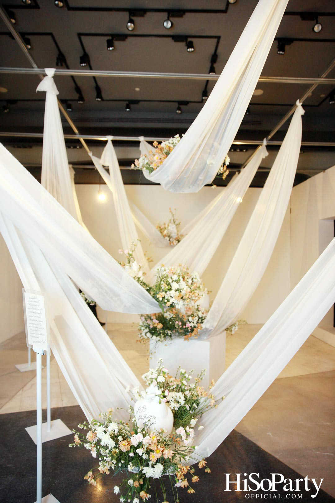 EMFashionicon X Teayiiartworks Exhibition: A Heart To Be Heard