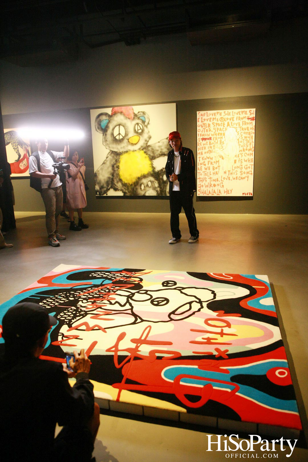 งานเปิดตัว YARN นิทรรศการกลุ่ม โดย 7 ศิลปิน ที่มาร่วมถ่ายทอดผลงานอันเป็นเอกลักษณ์ และผลงานในรูปฟอร์มของพรม