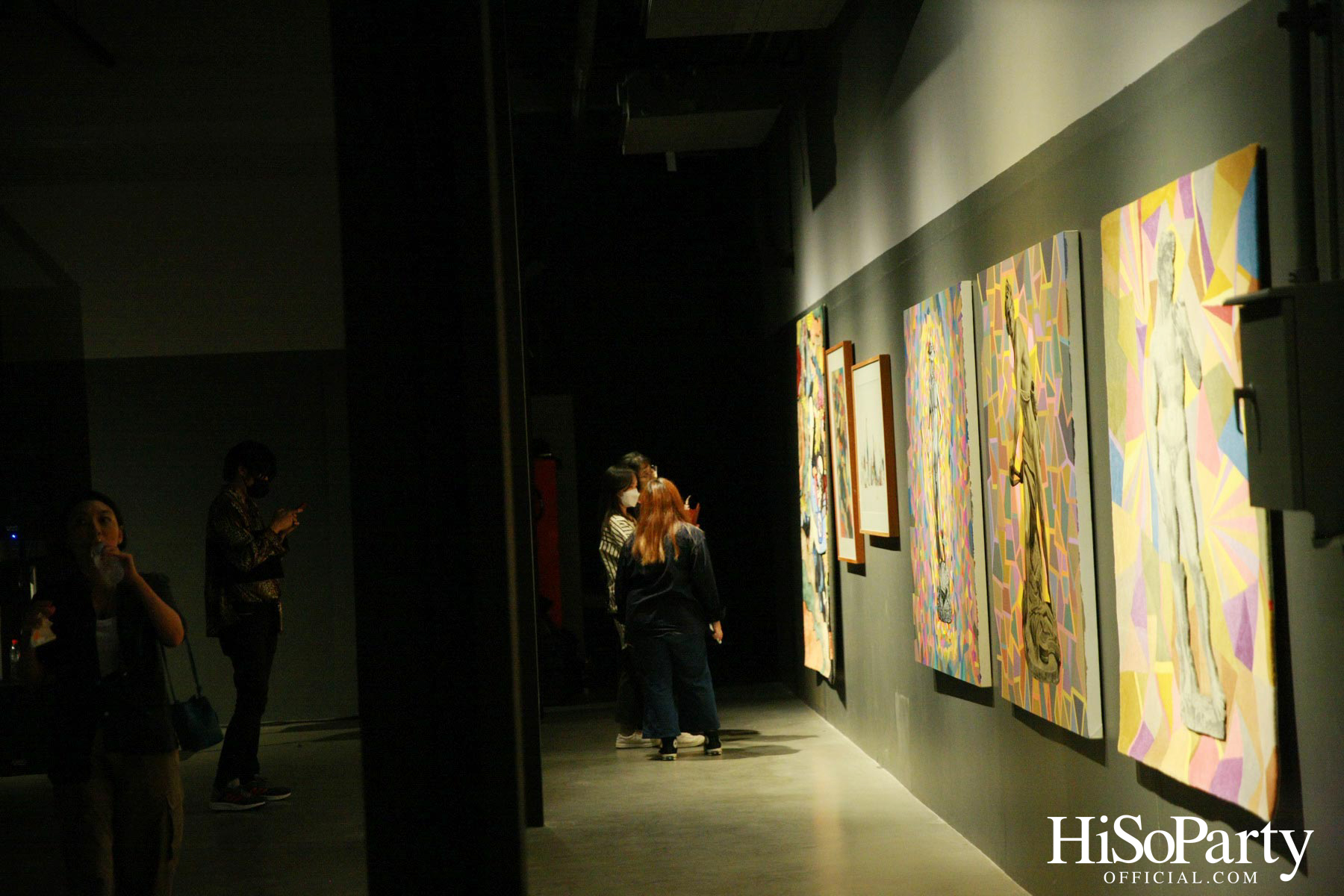 งานเปิดตัว YARN นิทรรศการกลุ่ม โดย 7 ศิลปิน ที่มาร่วมถ่ายทอดผลงานอันเป็นเอกลักษณ์ และผลงานในรูปฟอร์มของพรม