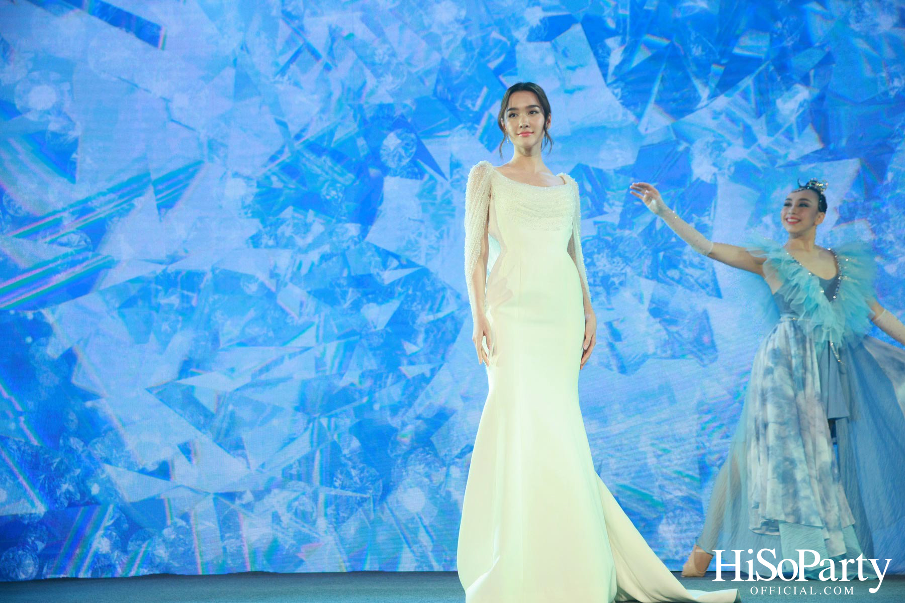 MULTI LEVEL BRIGHTENING BY CLÉ DE PEAU BEAUTÉ