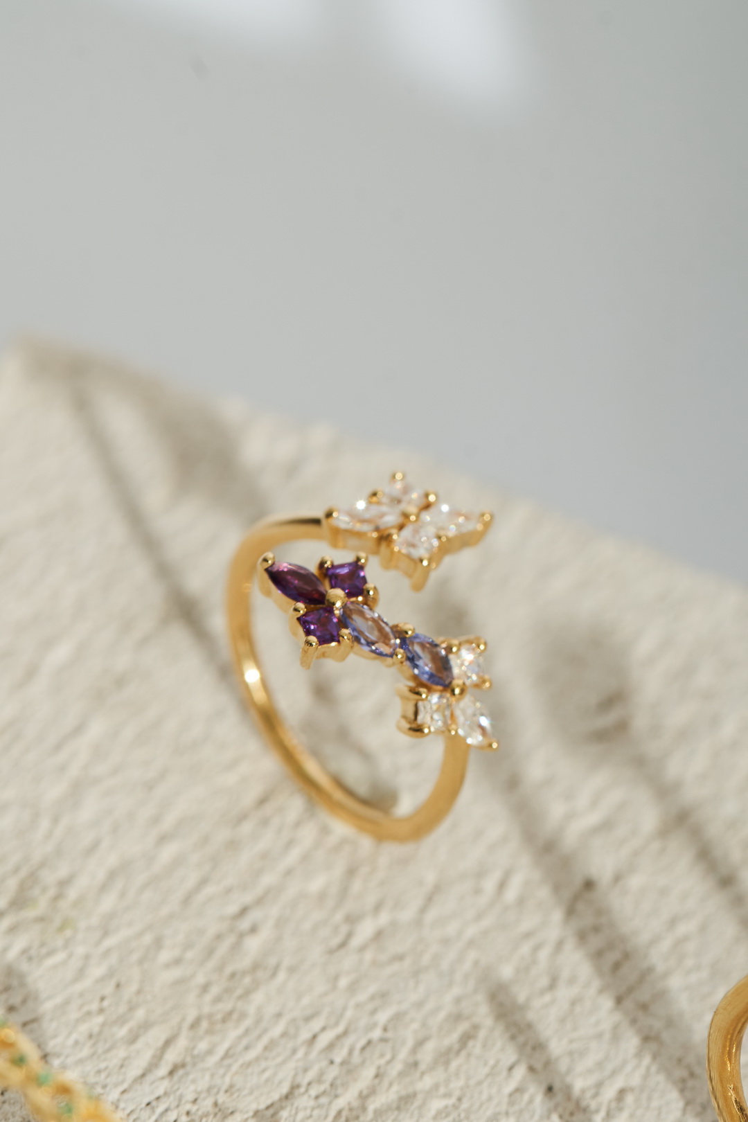 A.CEMI เครื่องประดับสัญชาติไทยสร้างปรากฏการณ์บนเวทีระดับโลกที่รันเวย์ ‘New York Fashion Week 2023’ 