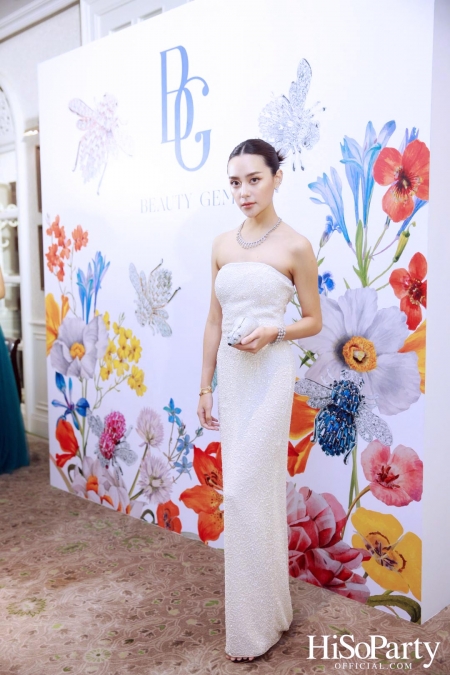 EVENING GOWN WITH DIAMOND ON THE RED CARPET