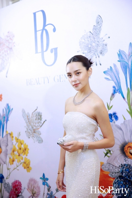 EVENING GOWN WITH DIAMOND ON THE RED CARPET