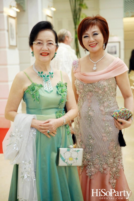 EVENING GOWN WITH DIAMOND ON THE RED CARPET