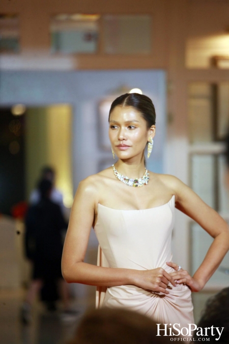 EVENING GOWN WITH DIAMOND ON THE RED CARPET