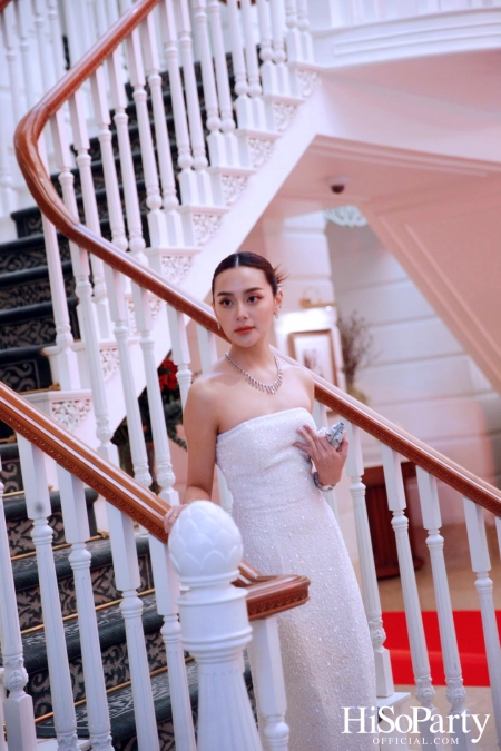 EVENING GOWN WITH DIAMOND ON THE RED CARPET