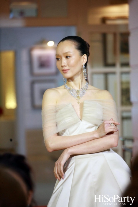 EVENING GOWN WITH DIAMOND ON THE RED CARPET