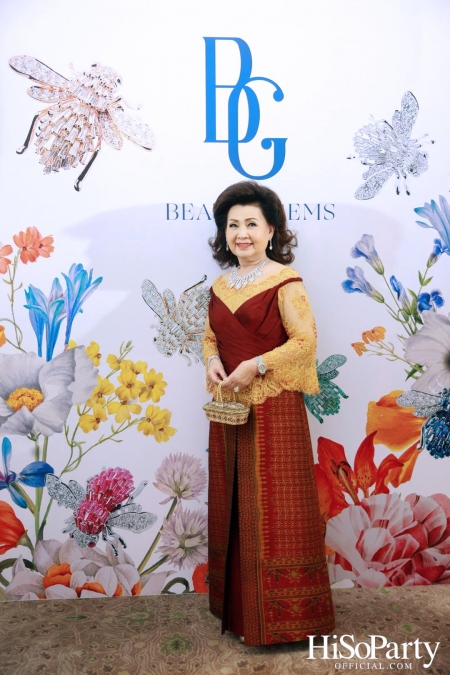 EVENING GOWN WITH DIAMOND ON THE RED CARPET