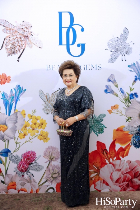 EVENING GOWN WITH DIAMOND ON THE RED CARPET