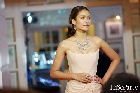 EVENING GOWN WITH DIAMOND ON THE RED CARPET