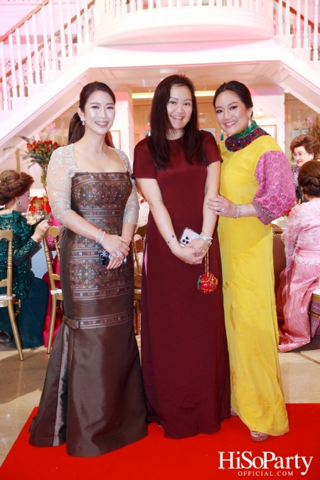 EVENING GOWN WITH DIAMOND ON THE RED CARPET