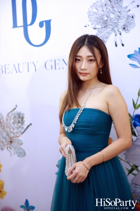 EVENING GOWN WITH DIAMOND ON THE RED CARPET