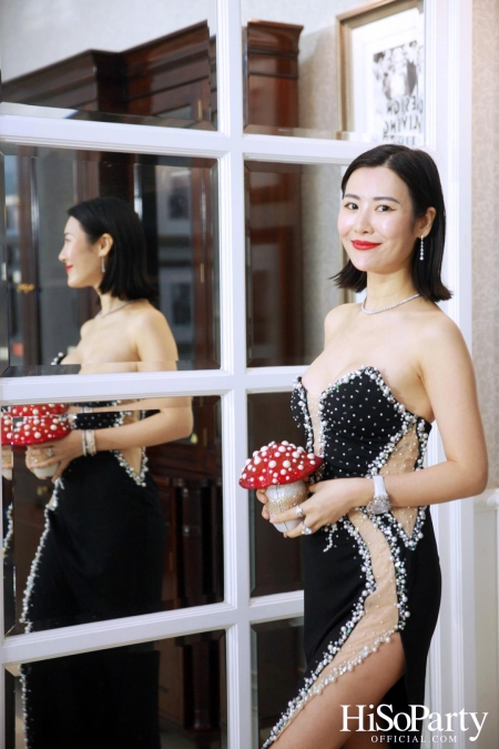 EVENING GOWN WITH DIAMOND ON THE RED CARPET