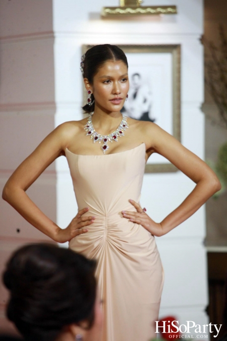 EVENING GOWN WITH DIAMOND ON THE RED CARPET