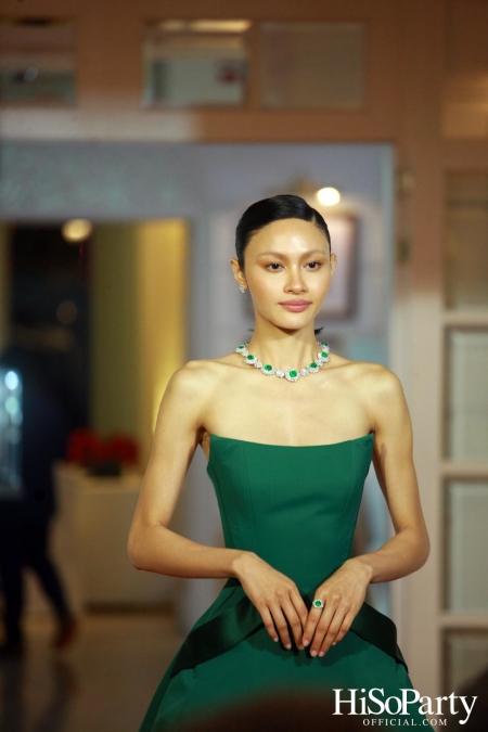 EVENING GOWN WITH DIAMOND ON THE RED CARPET