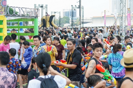 ชุ่มฉ่ำกับมหาสงกรานต์ริมเจ้าพระยาในงาน ‘THE ICONIC SONGKRAN FESTIVAL 2023 ไอคอนสยาม มหัศจรรย์เจ้าพระยามหาสงกรานต์ ๒๕๖๖’