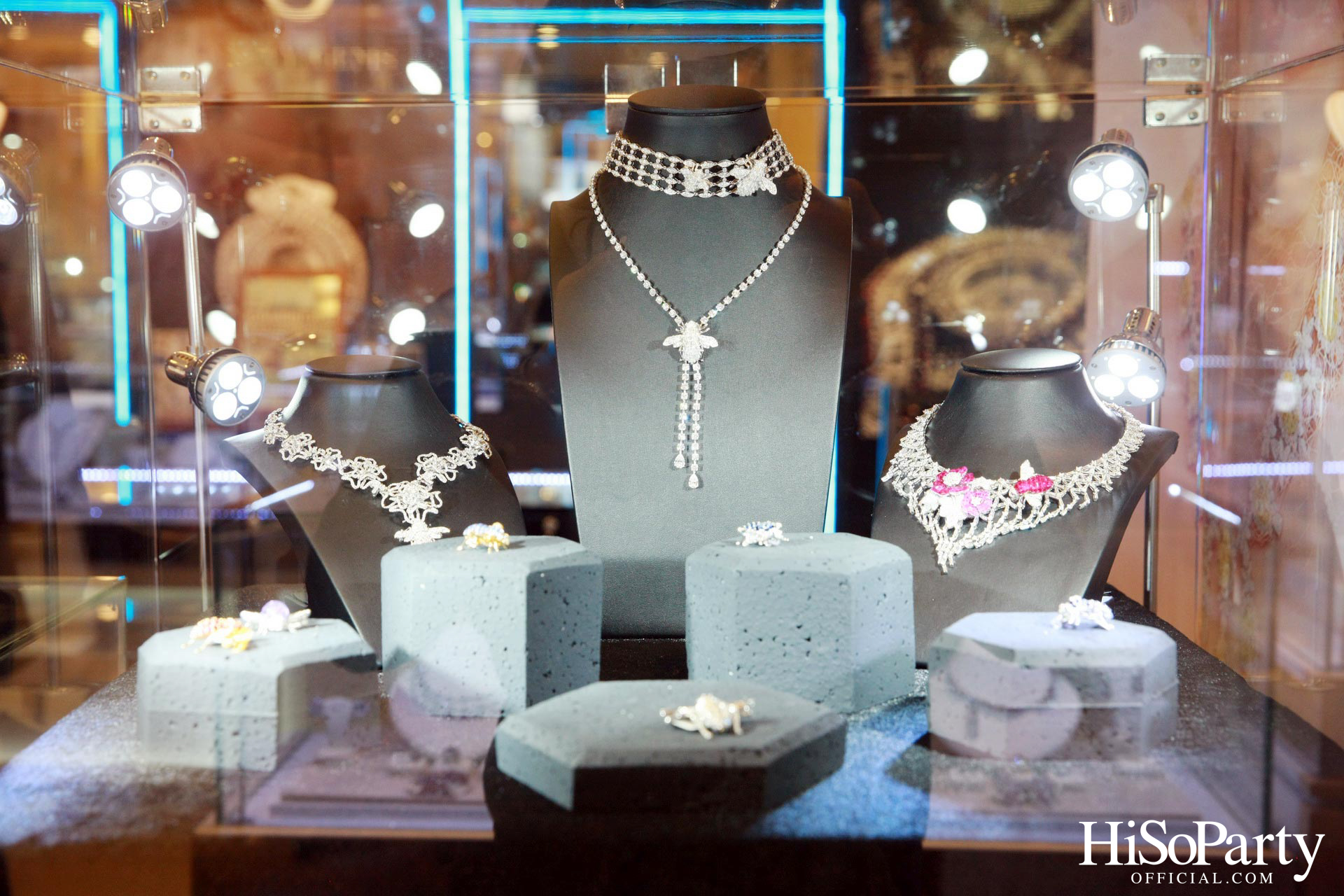 Leading Women Lunch to Help Refugees