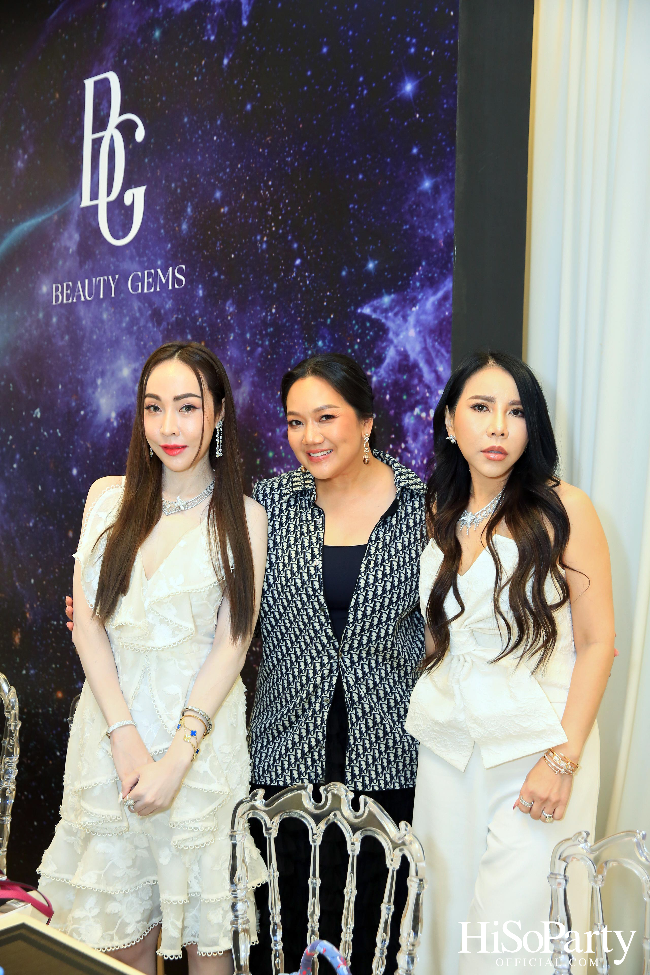 Leading Women Lunch to Help Refugees