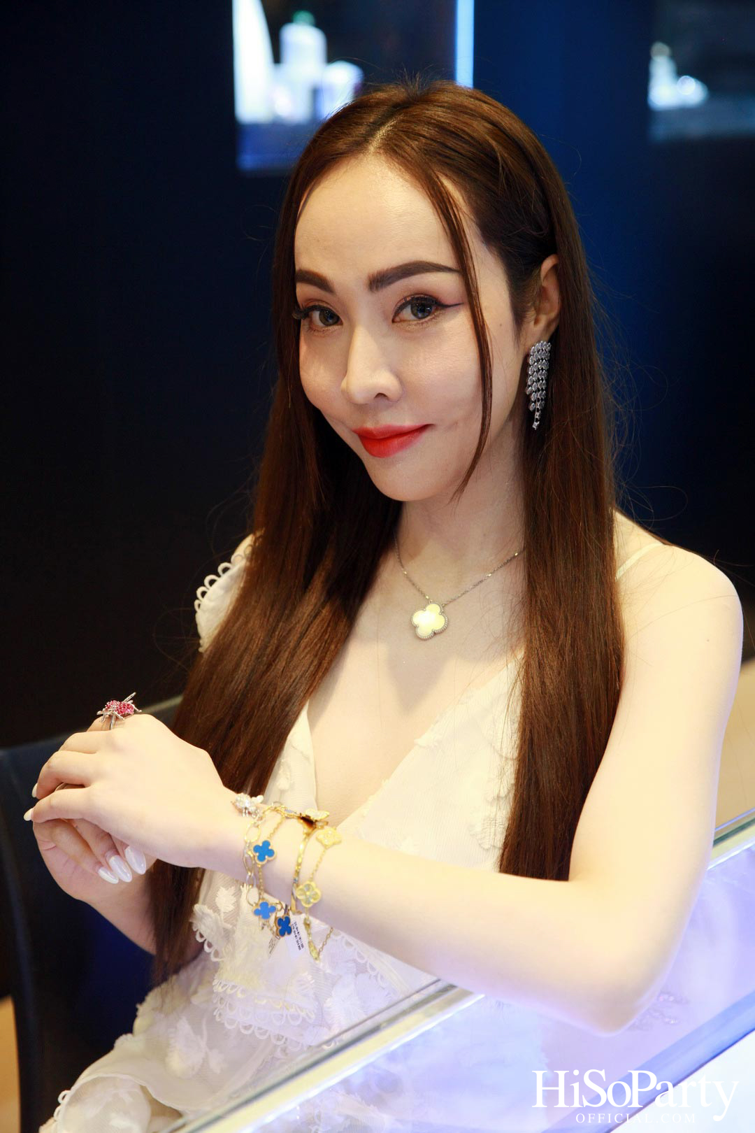 Leading Women Lunch to Help Refugees