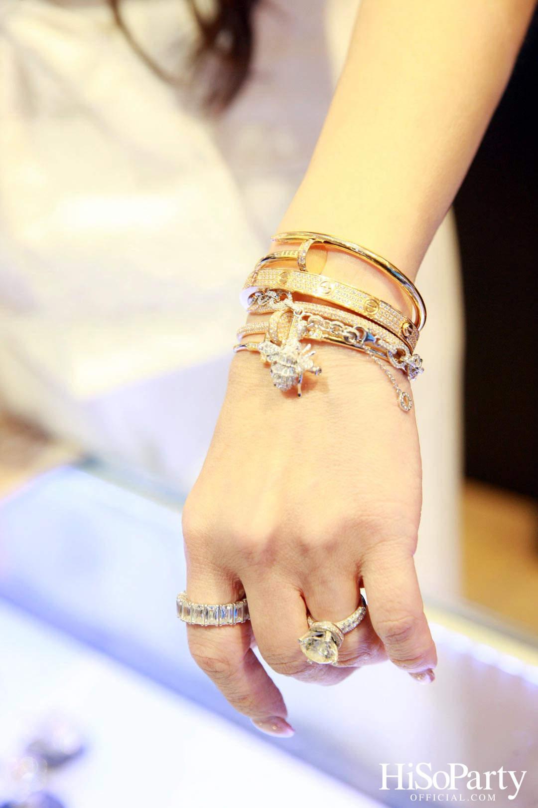 Leading Women Lunch to Help Refugees