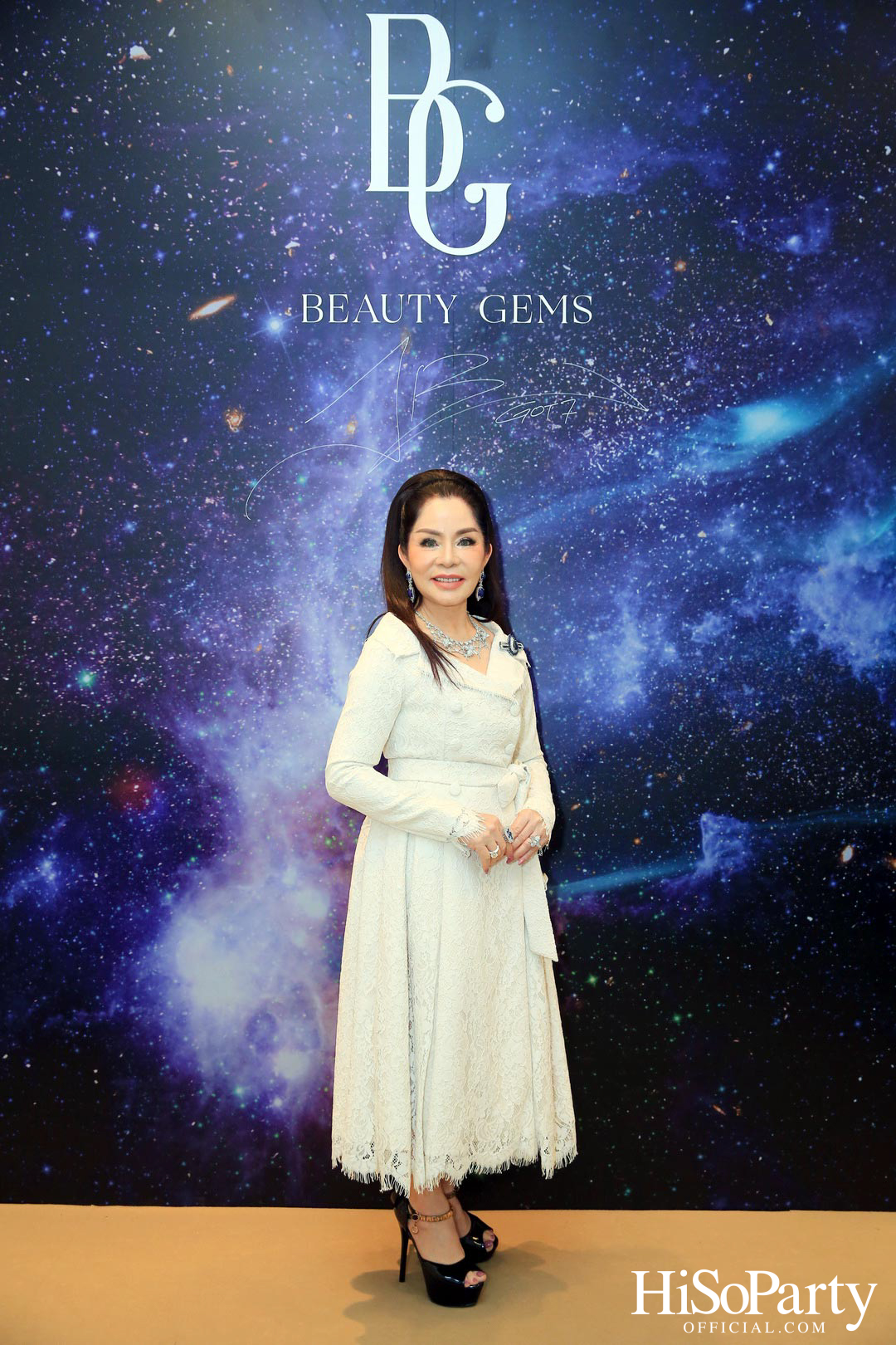 Leading Women Lunch to Help Refugees