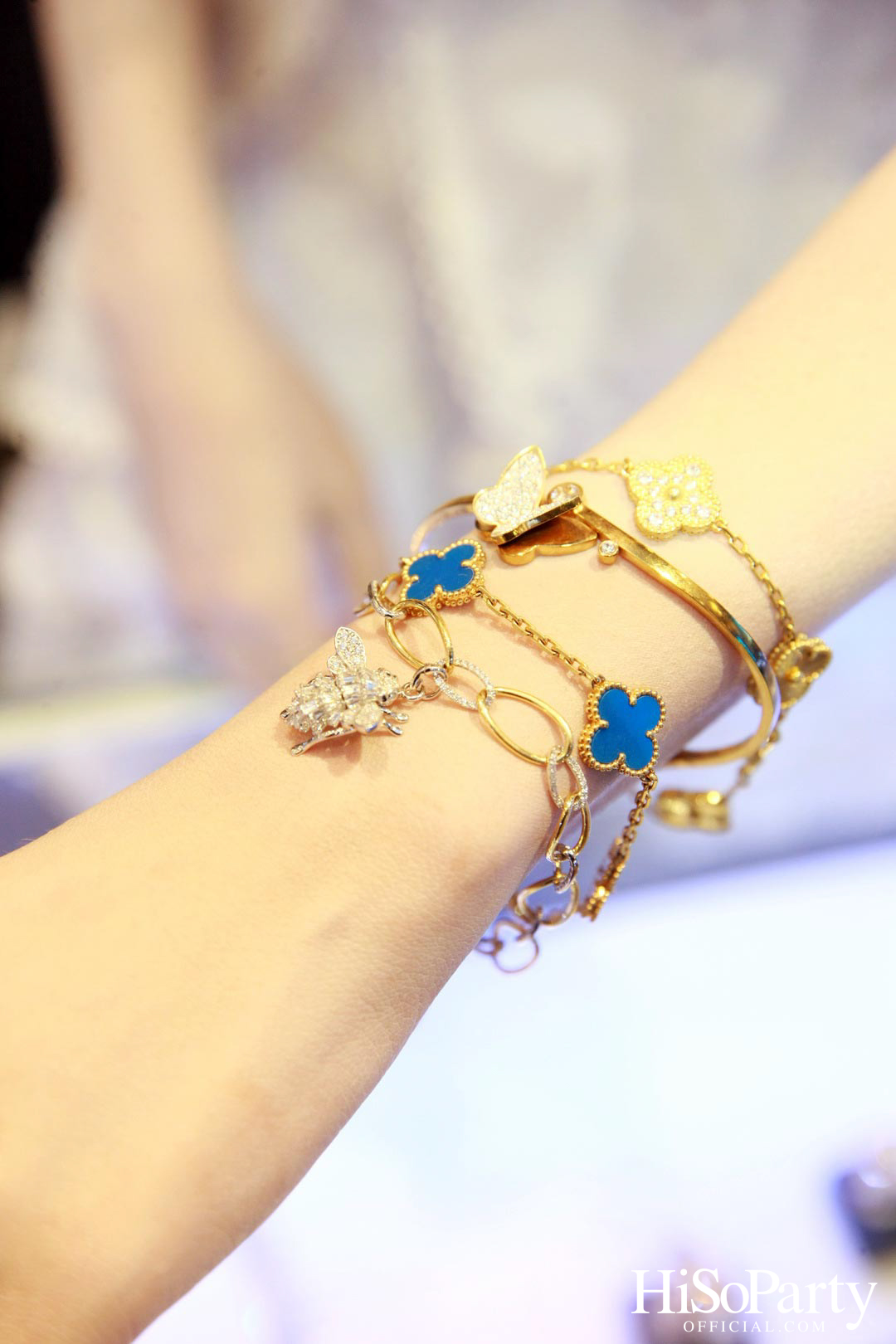 Leading Women Lunch to Help Refugees