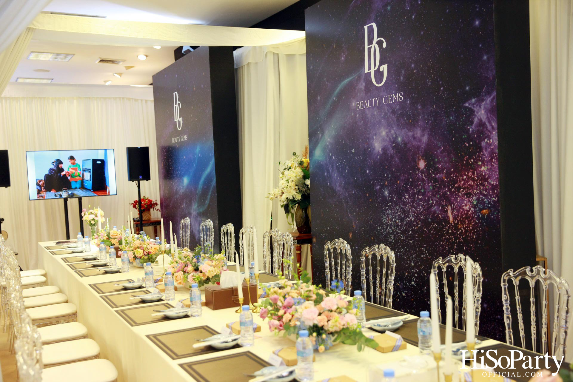 Leading Women Lunch to Help Refugees