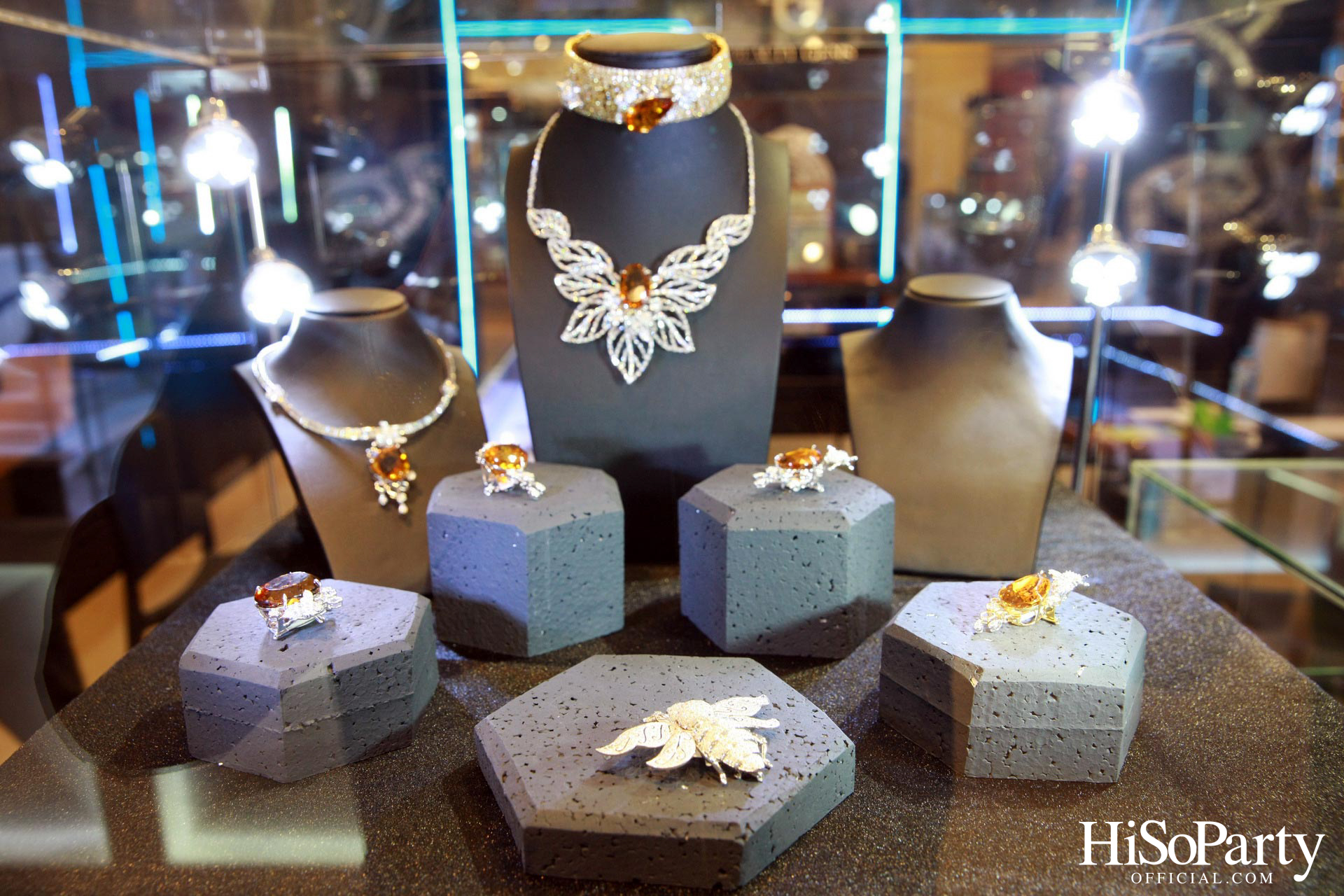 Leading Women Lunch to Help Refugees