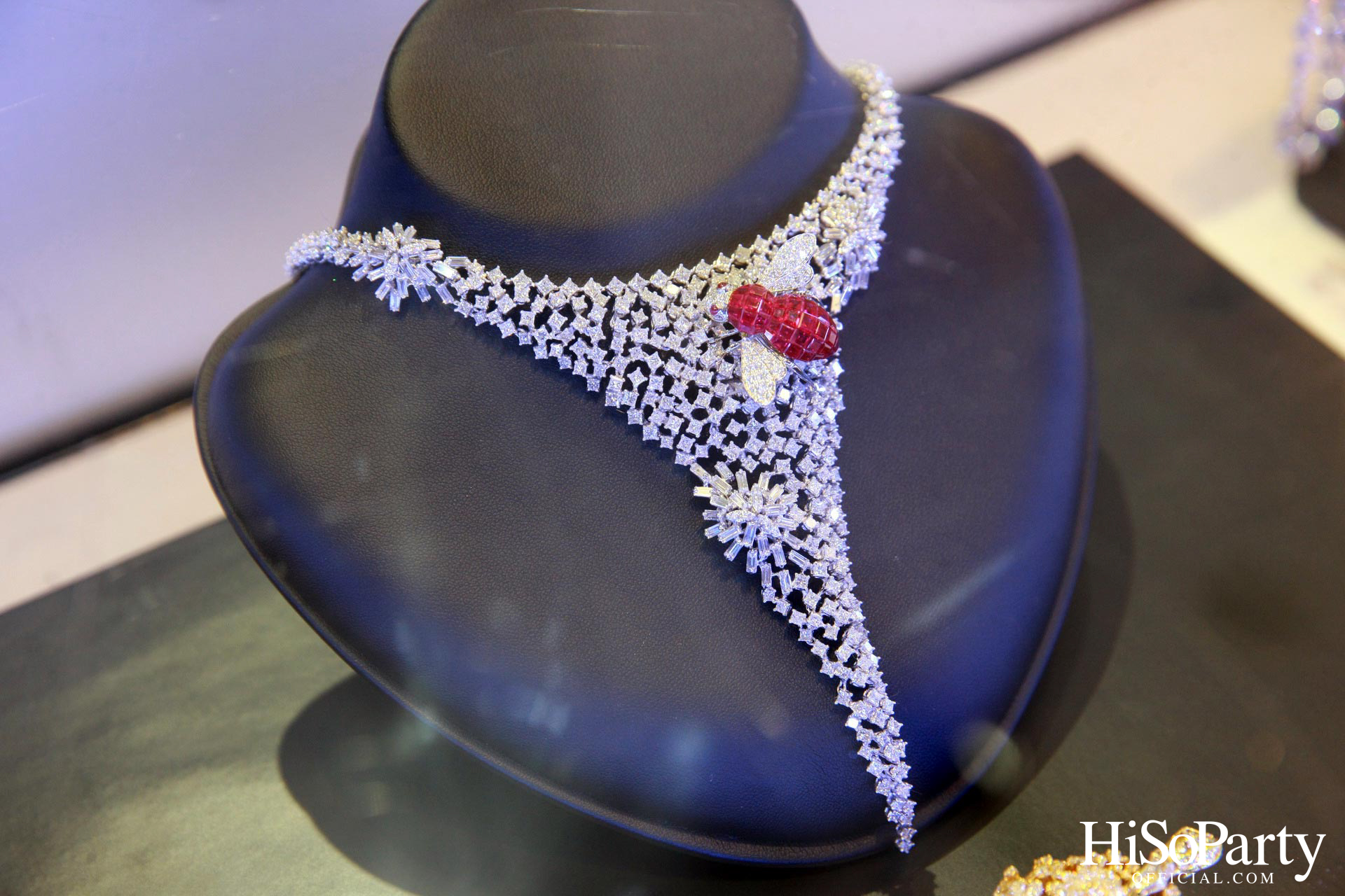 Leading Women Lunch to Help Refugees