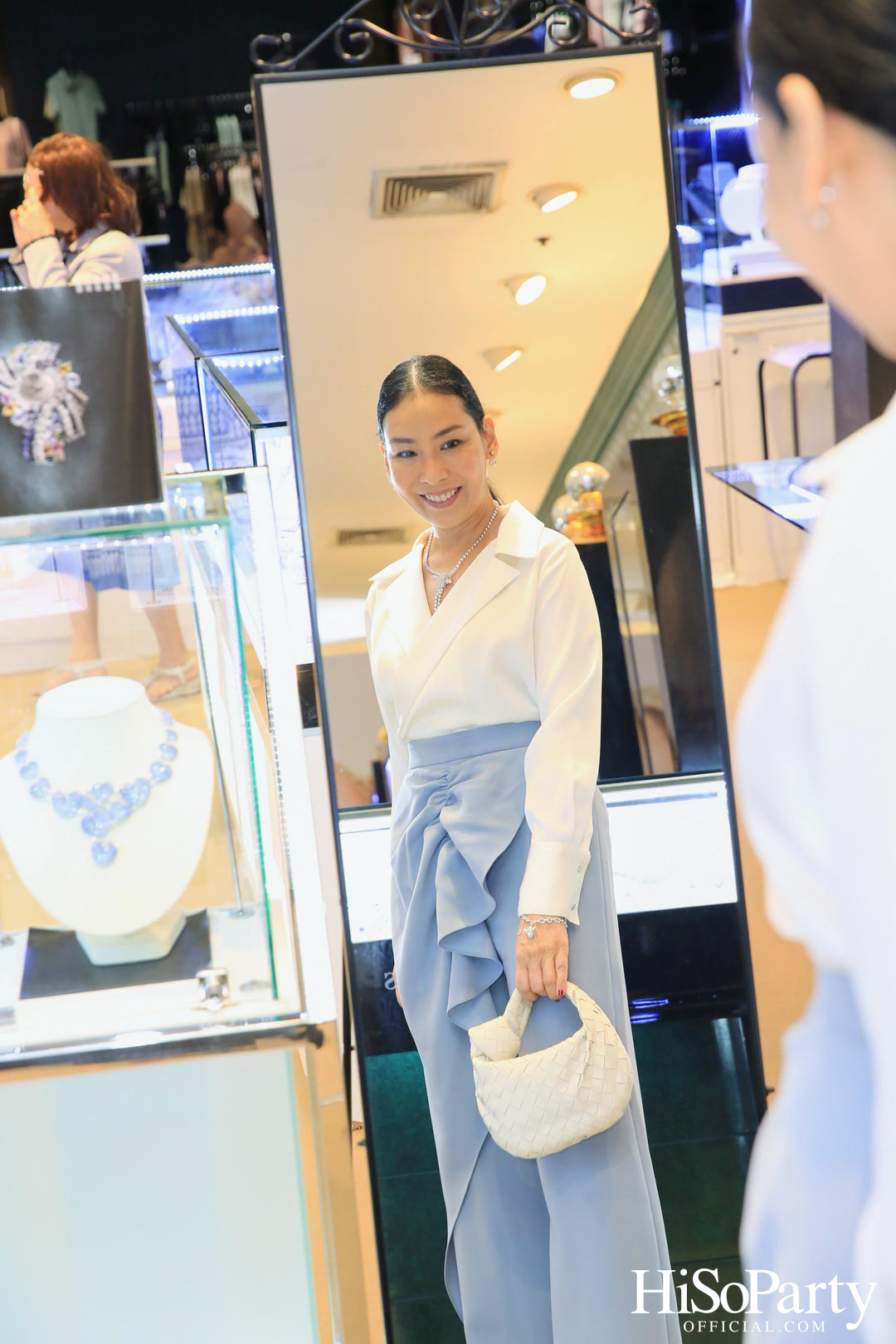 Leading Women Lunch to Help Refugees