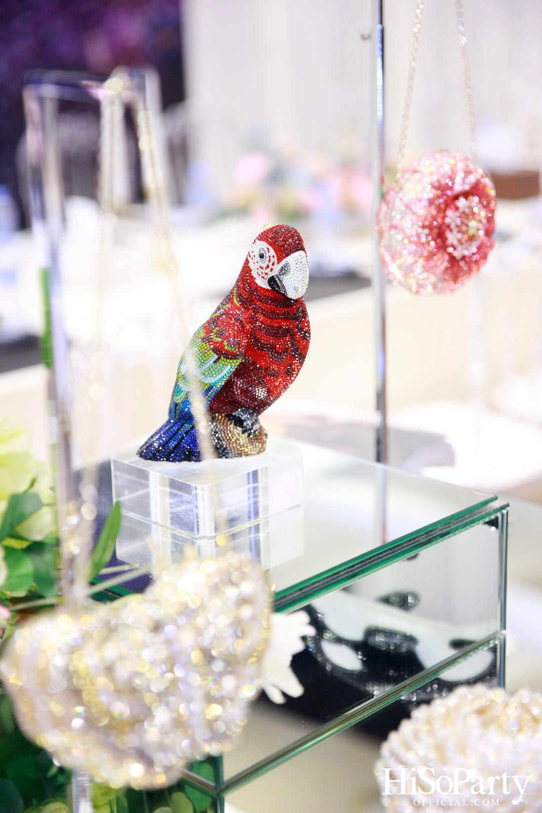 Leading Women Lunch to Help Refugees