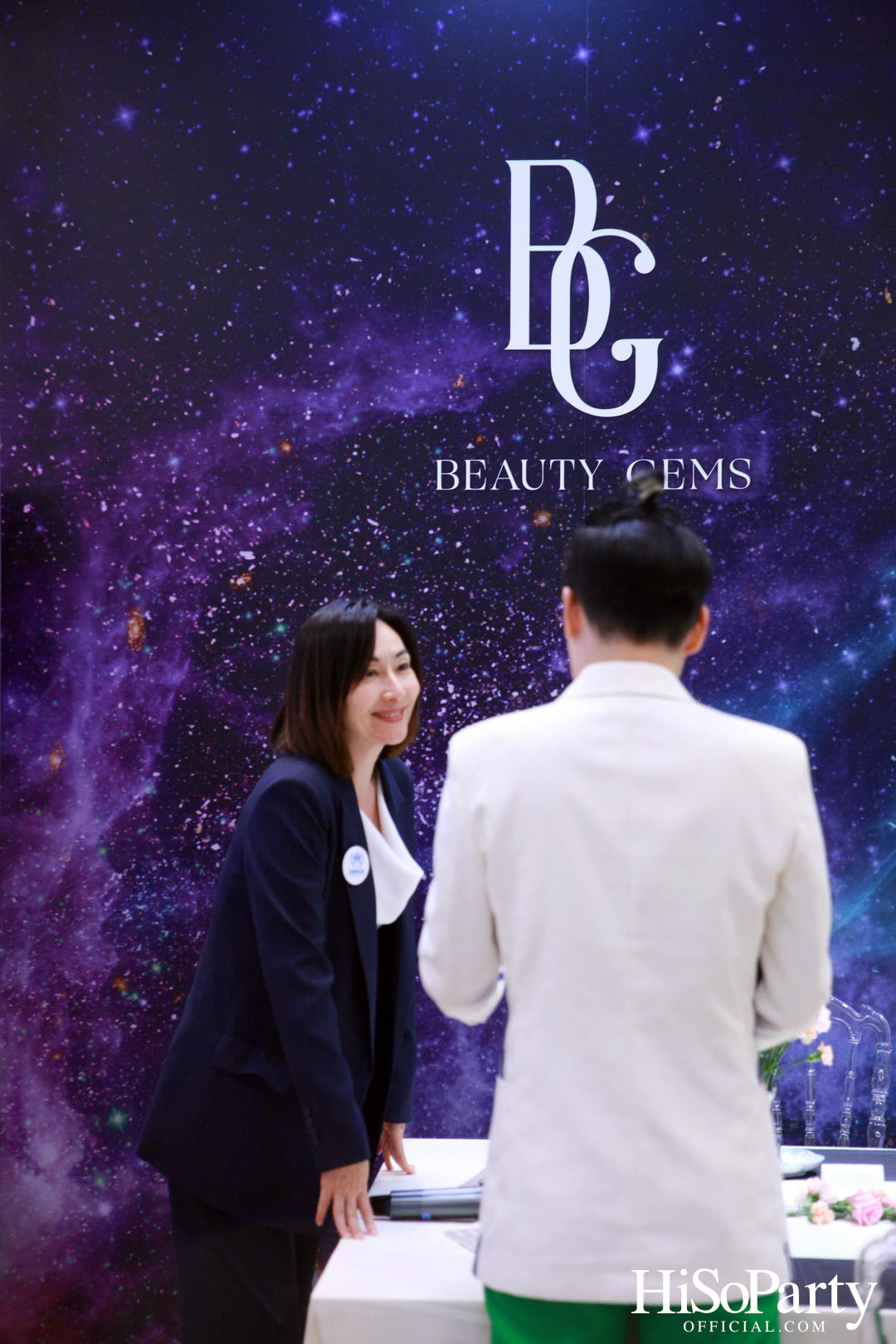 Leading Women Lunch to Help Refugees