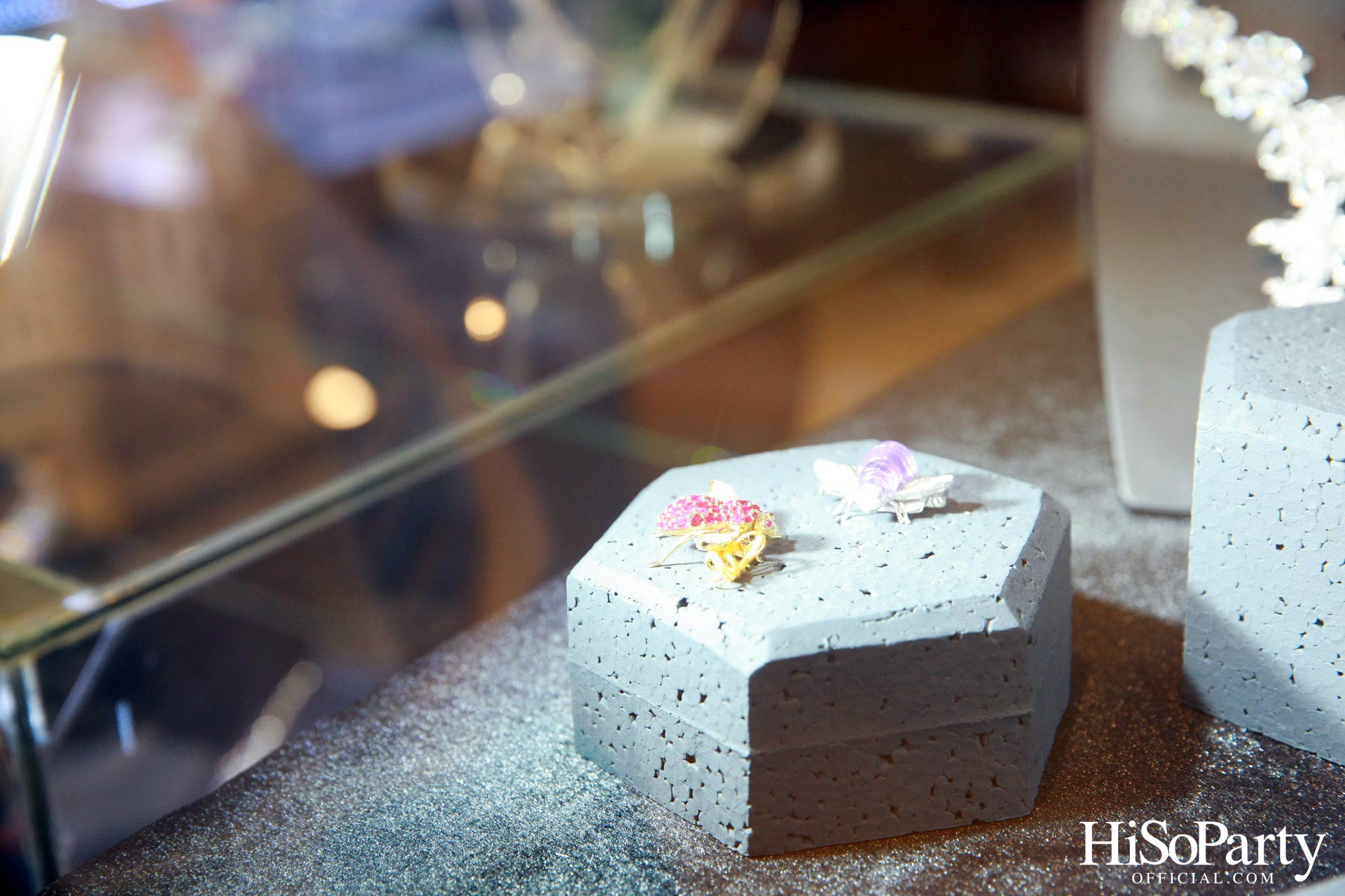 Leading Women Lunch to Help Refugees