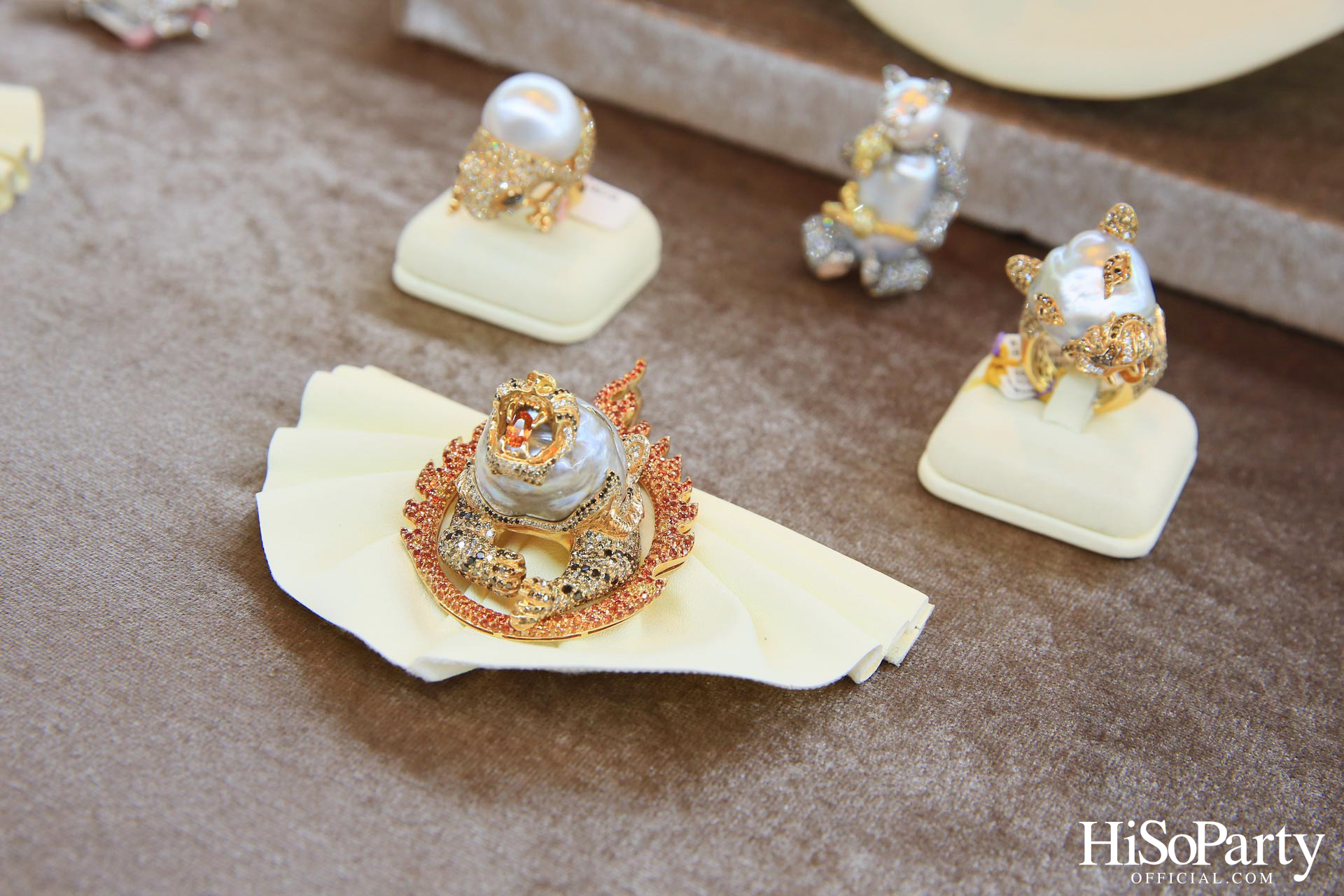 BEAUTY GEMS SPRING/SUMMER COLLECTION 2023 x HiSoParty 20th ANNIVERSARY ISSUE