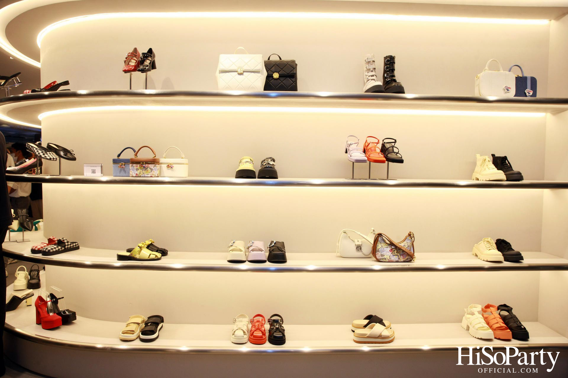 CHARLES & KEITH Re-opening store at Siam Center