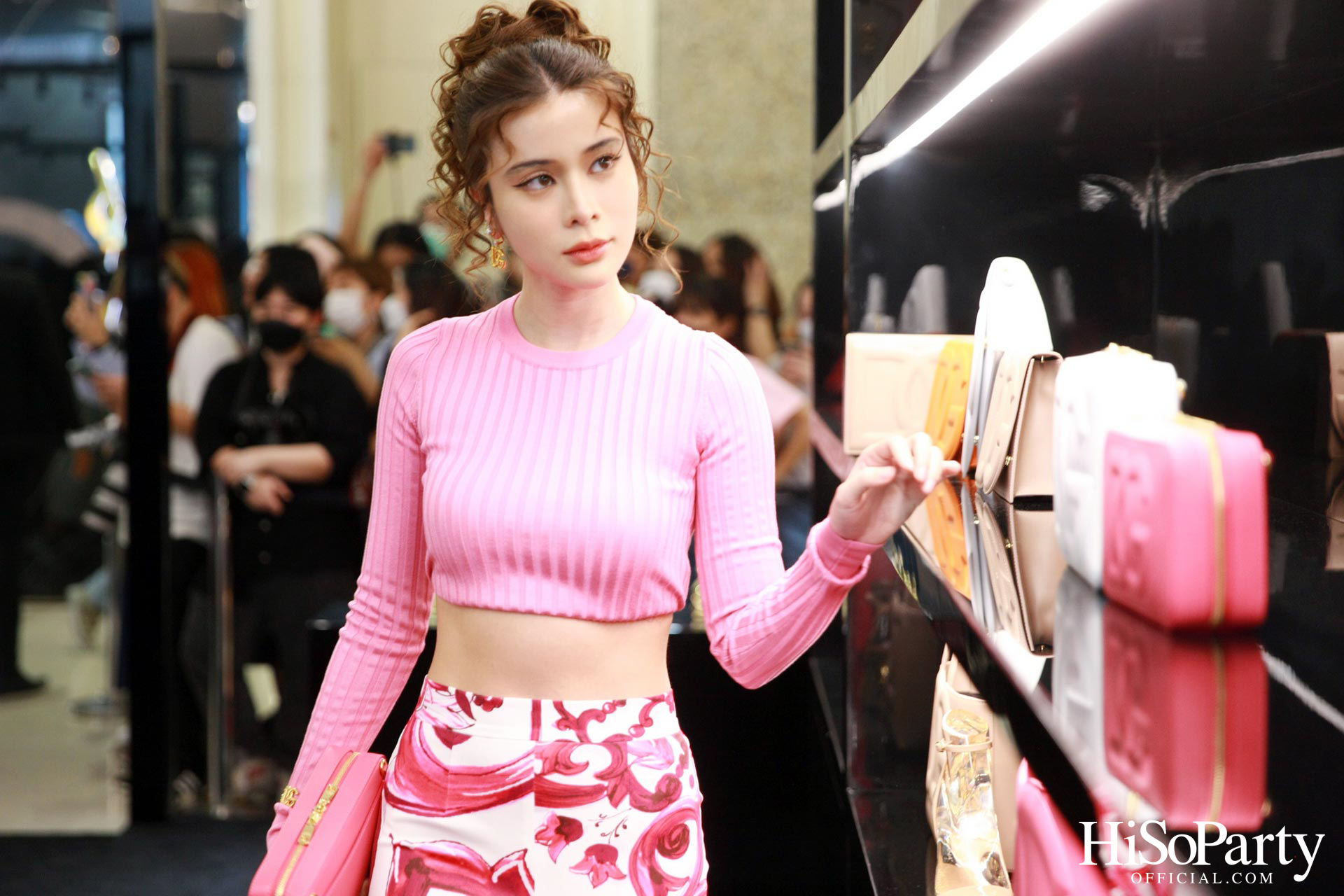 DG LOGO BAG POP UP STORE ณ ศูนย์การค้าสยามพารากอน