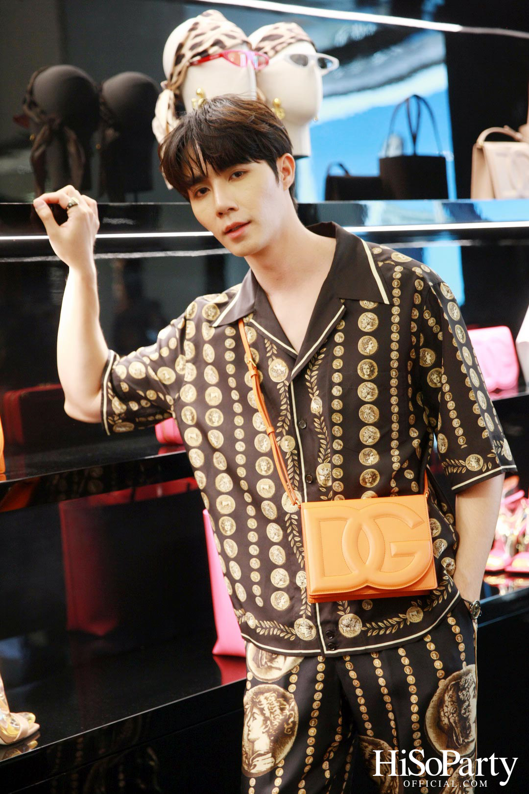 DG LOGO BAG POP UP STORE ณ ศูนย์การค้าสยามพารากอน