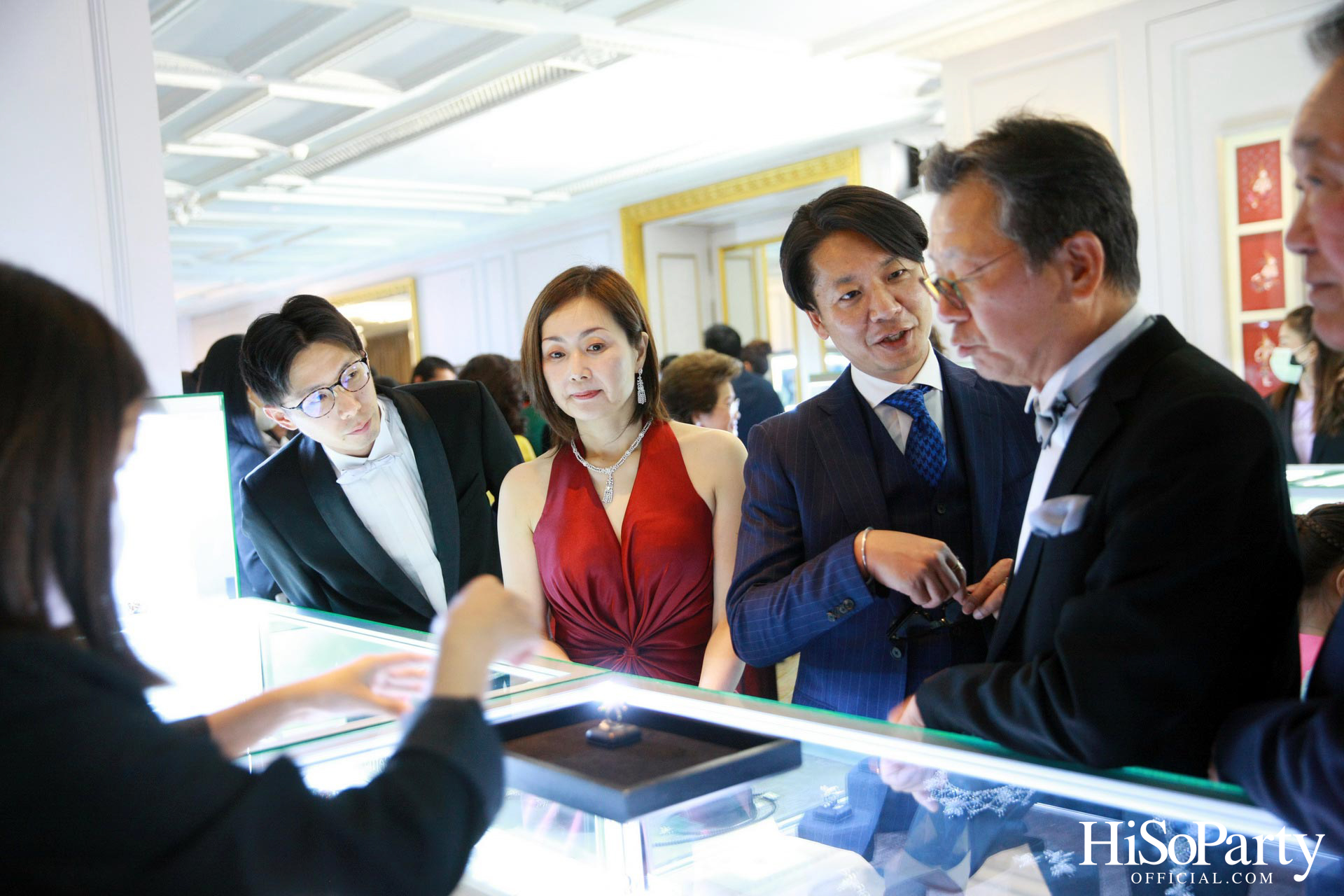 Beauty Gems ‘A High Jewelry Sit -Down Dinner’ Inspired by the timeless tale.