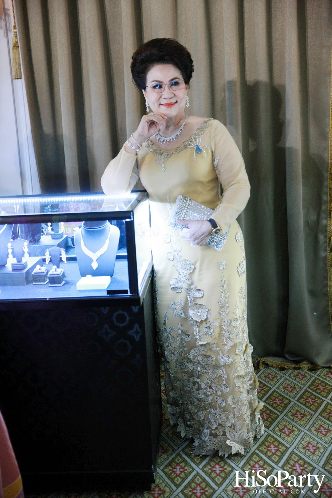 Beauty Gems ‘A High Jewelry Sit -Down Dinner’ Inspired by the timeless tale.