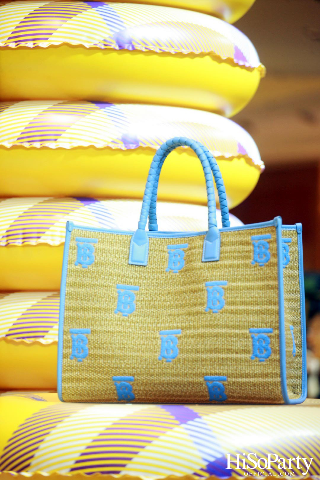 A BURBERRY SUMMER POP-UP 