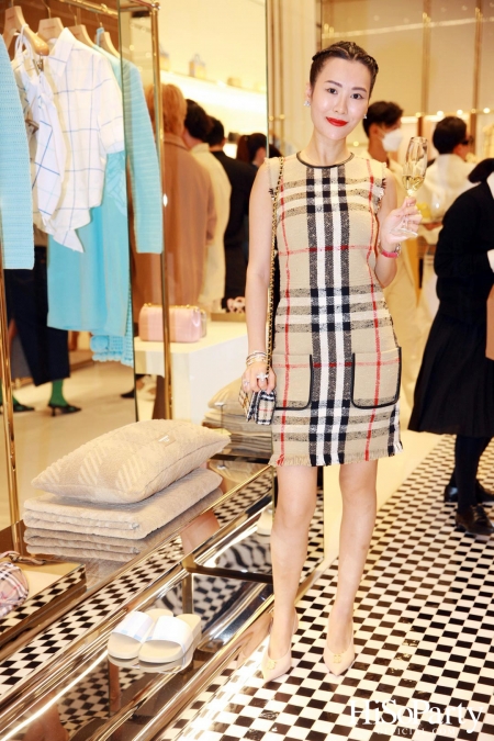 A BURBERRY SUMMER POP-UP 