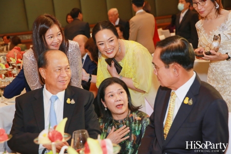 งานฉลองพิธีสมรสพระราชทานระหว่าง ดร.การัณย์ อังอุบลกุล และคุณแพรวพิณญ์ อุดมปณิธ