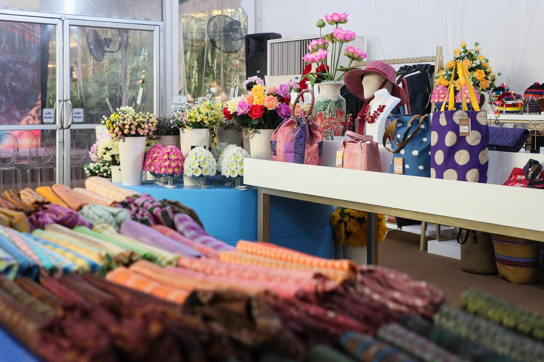 สมเด็จพระเจ้าลูกเธอ เจ้าฟ้าสิริวัณณวรี นารีรัตนราชกัญญา เสด็จทรงเป็นประธานเปิดงาน EMPORIUM EMQUARTIER SENSE OF THAI 2023