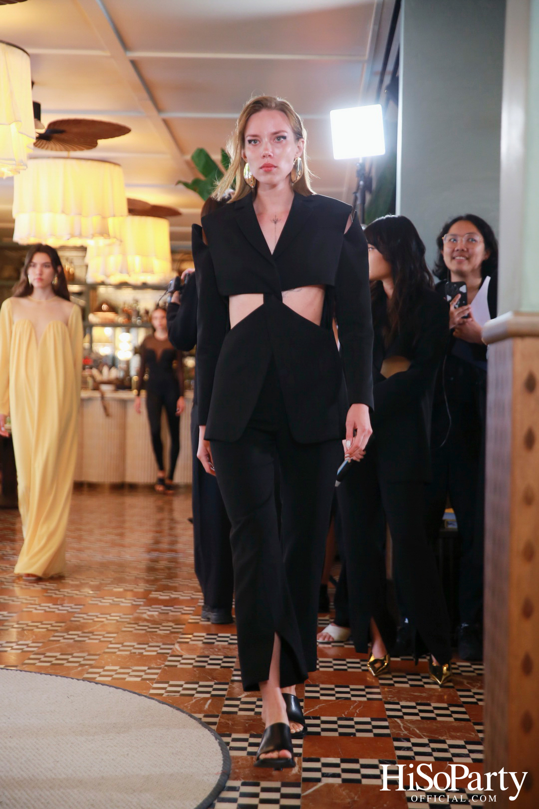 ARCHIVE026 จัดงานเปิดตัวคอลเลกชั่น PRE FALL 2023 ‘DARKNESS IN THE DAWN’